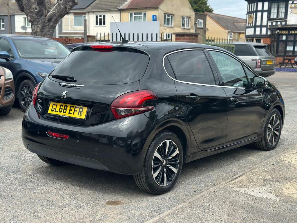 Peugeot 208 1.2 Puretech Tech Edition Euro 6 S S GL68EFR Black #5