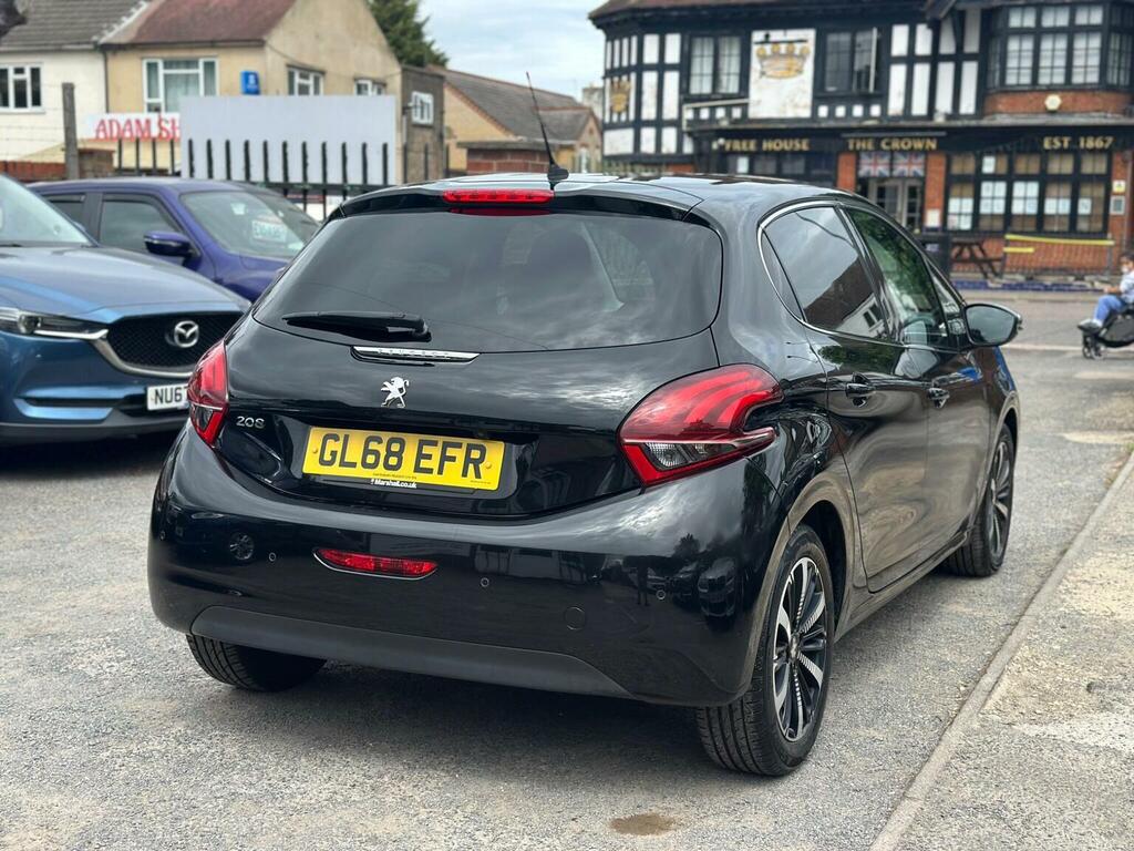 Peugeot 208 1.2 Puretech Tech Edition Euro 6 S S GL68EFR Black #6