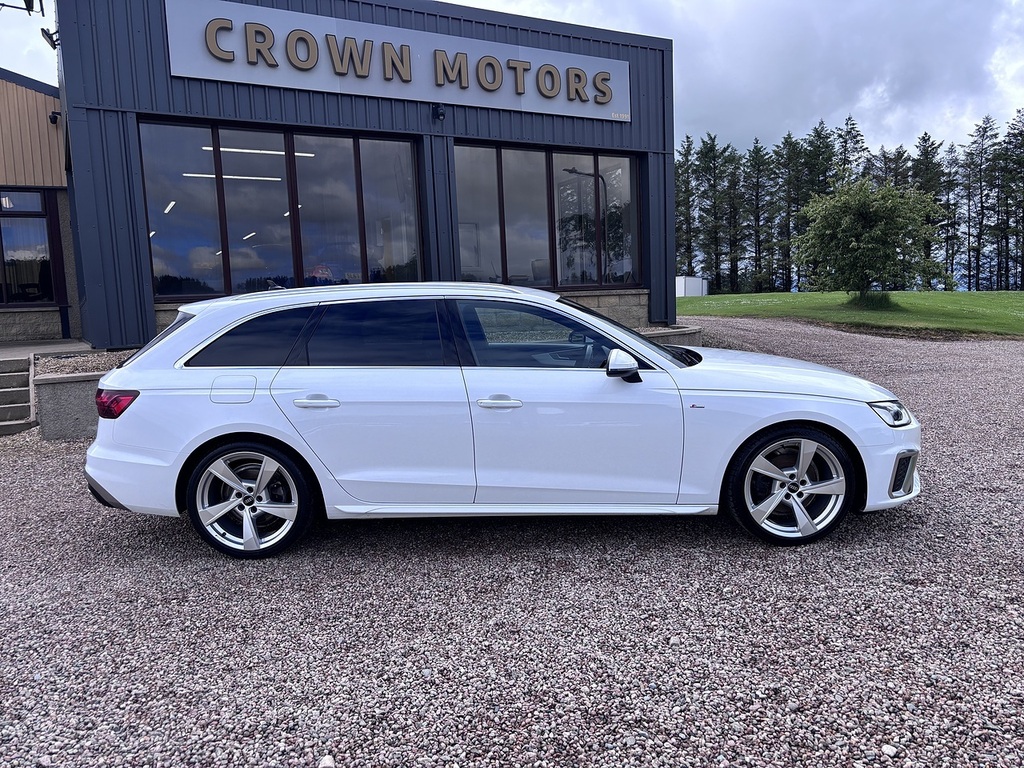Audi A4 Avant Estate DA23ZDR White #3