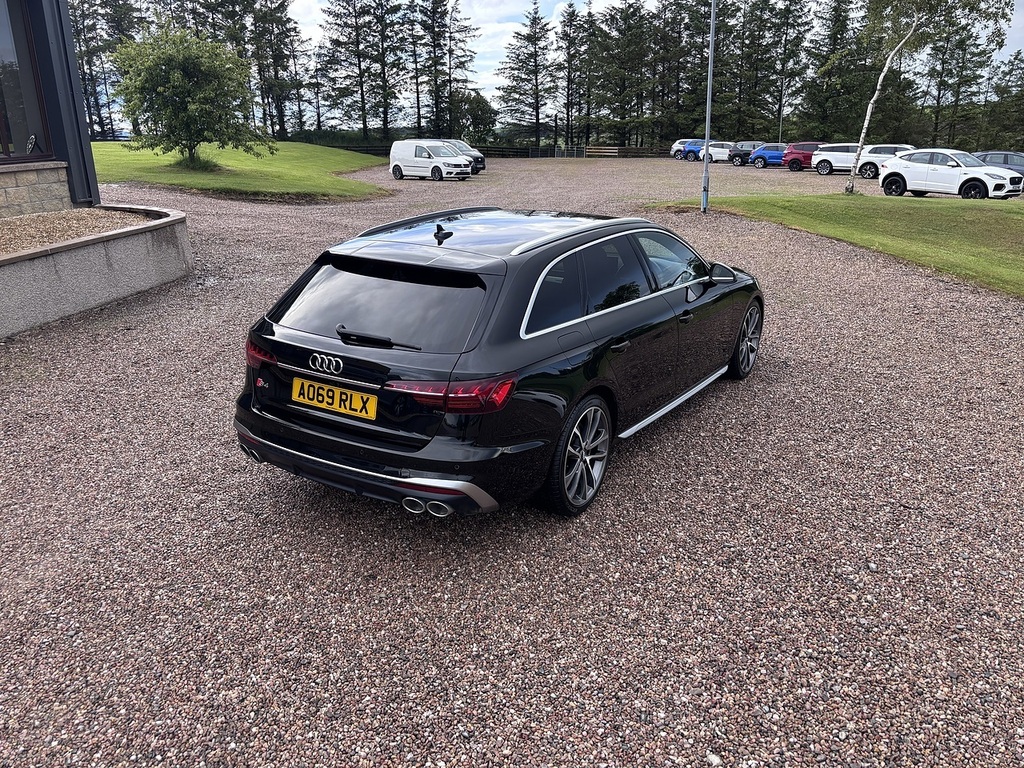 Audi S4 Estate Black #5