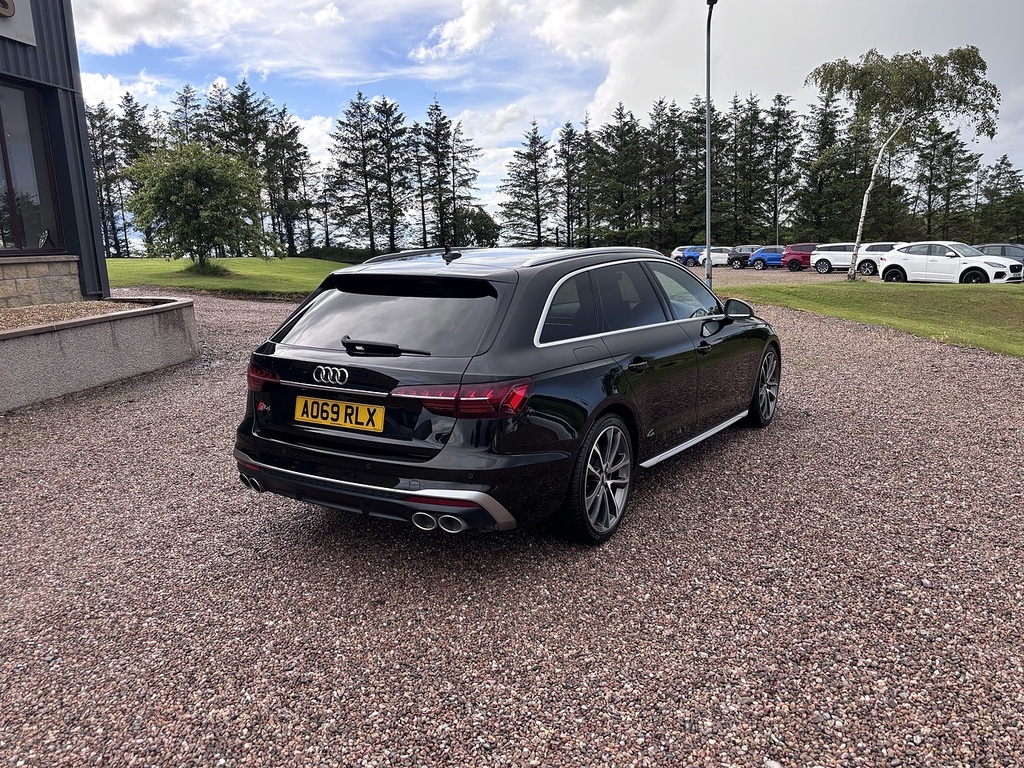Audi S4 Estate Black #4