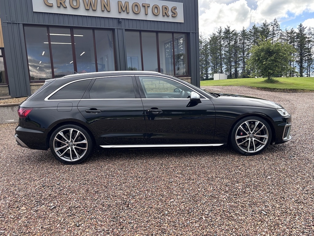 Audi S4 Estate Black #3