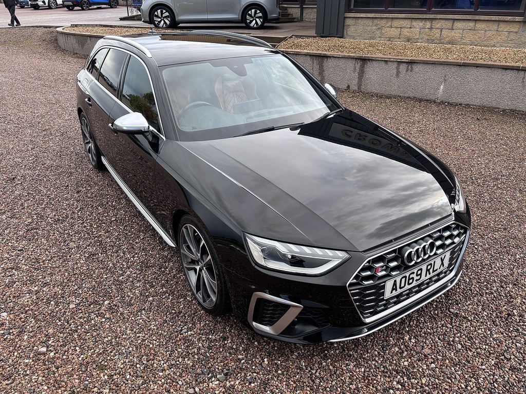 Audi S4 Estate Black #2