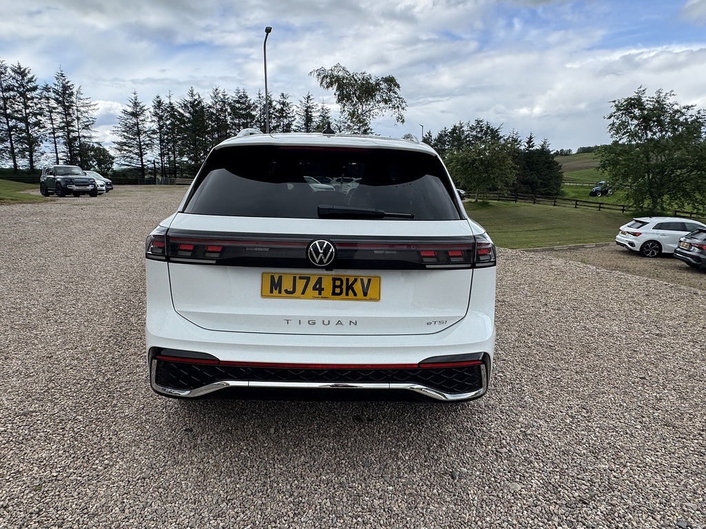 Volkswagen Tiguan Suv MJ74BKV White #5