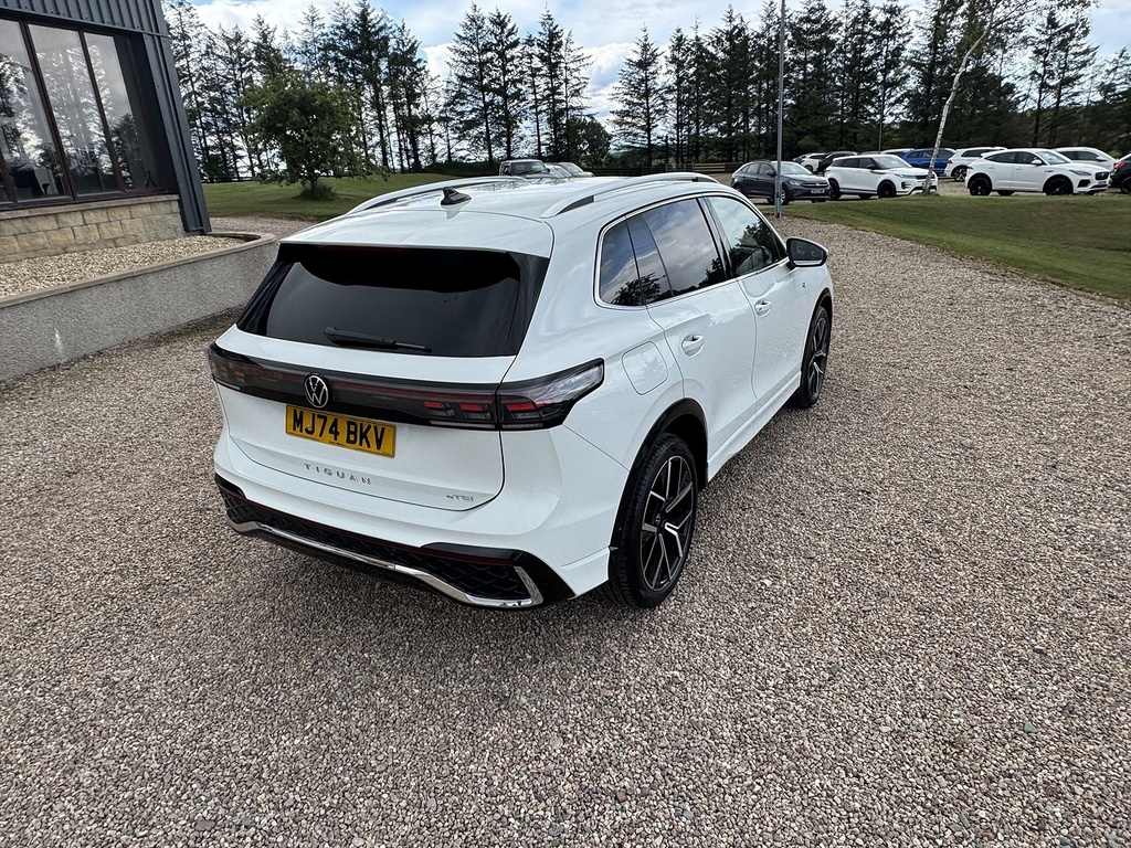Volkswagen Tiguan Suv MJ74BKV White #4