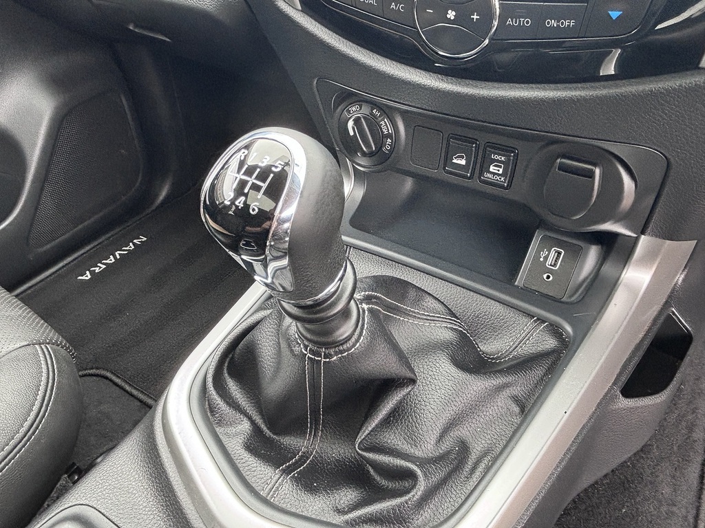 Nissan Navara Dci Tekna Shr Dcb Grey #30