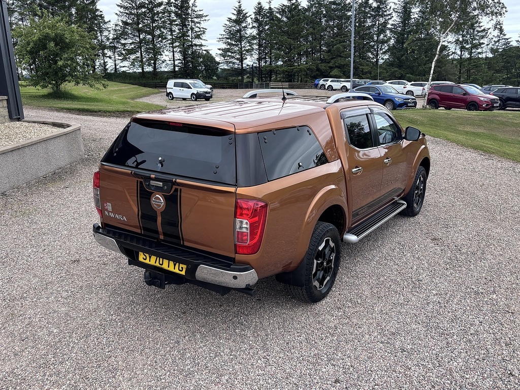 Nissan Navara Pickup Yellow #5