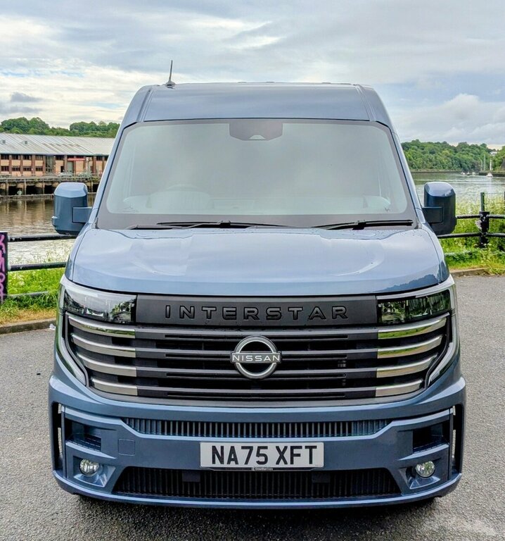 Nissan InterStar Tekna Black #4