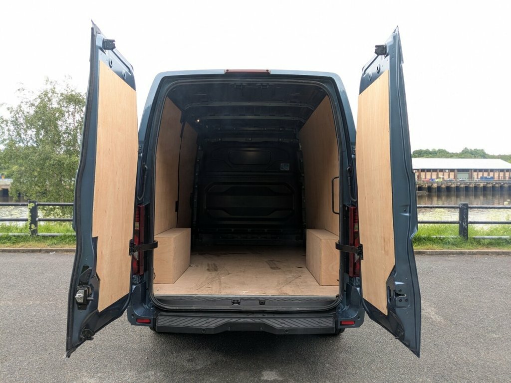 Nissan InterStar Tekna Black #9