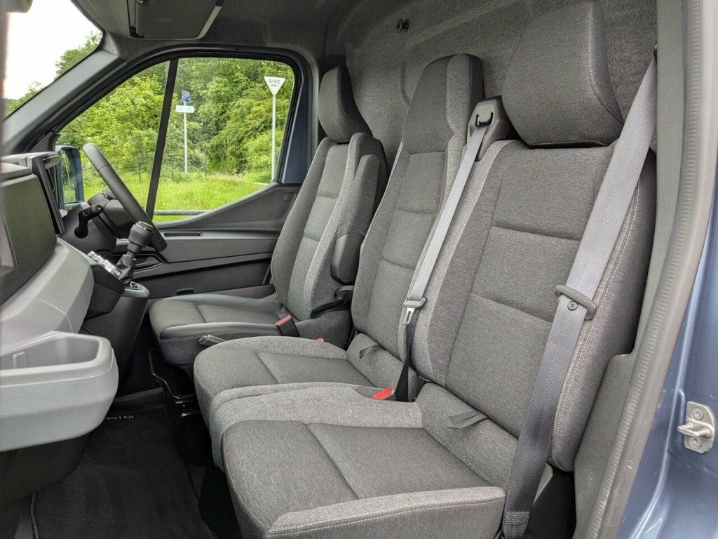 Nissan InterStar Tekna Black #11