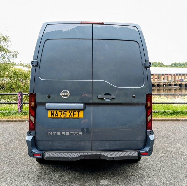 Nissan InterStar Tekna Black #7