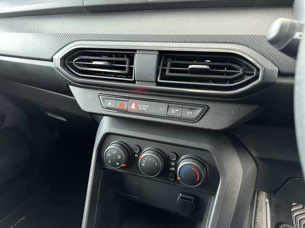 Dacia Sandero 1.0 Tce Essential Hatchback White #25
