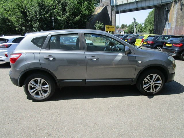 Nissan Qashqai Acenta White #8