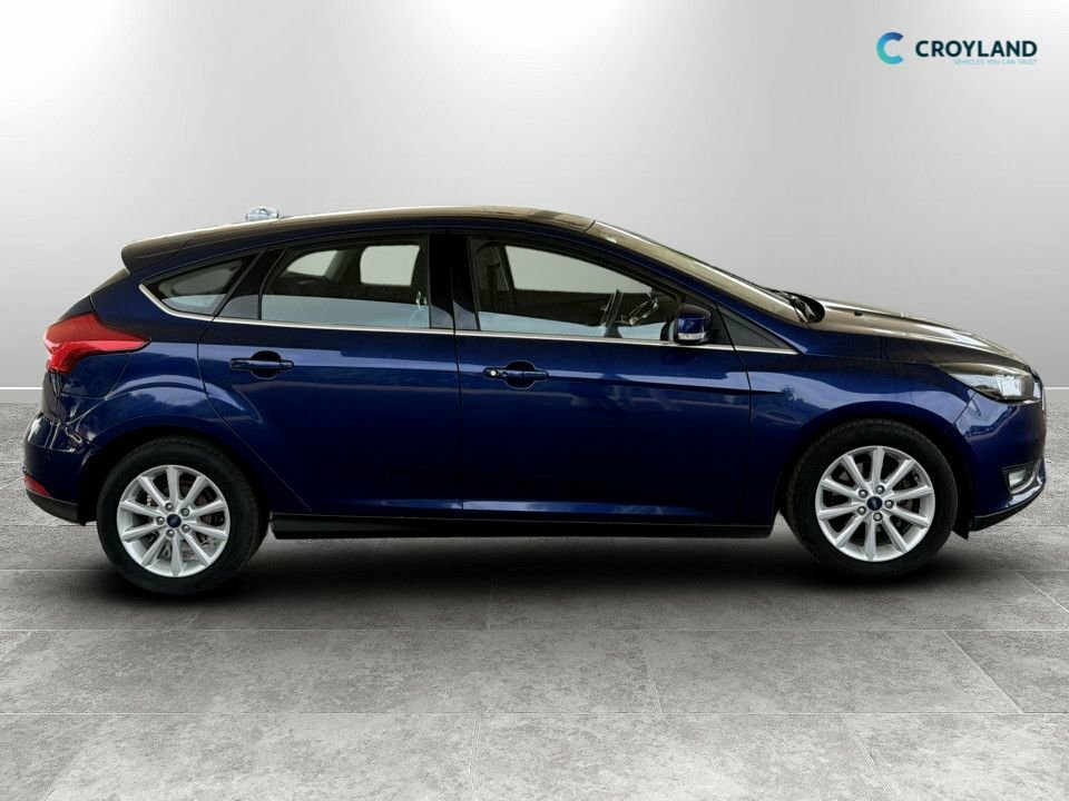 Ford Focus 1L Titanium EA66XGL Blue #2