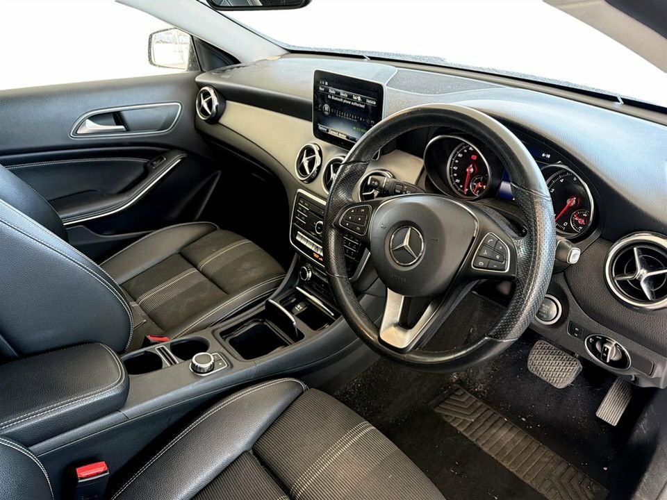 Mercedes-Benz GLA Class 1.6L Urban Edition DF68AGX Grey #5