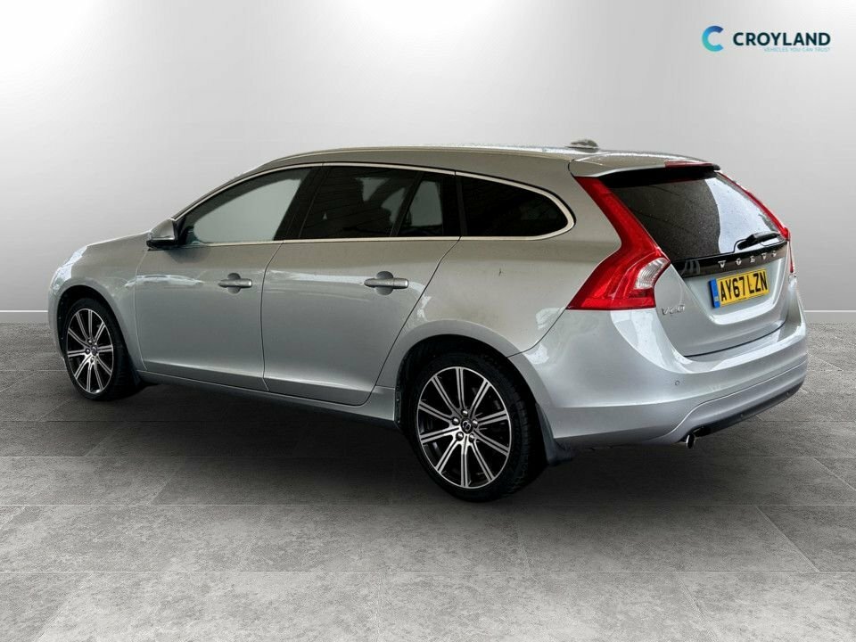 Volvo V60 2L Se Lux Nav AY67LZN Silver #3
