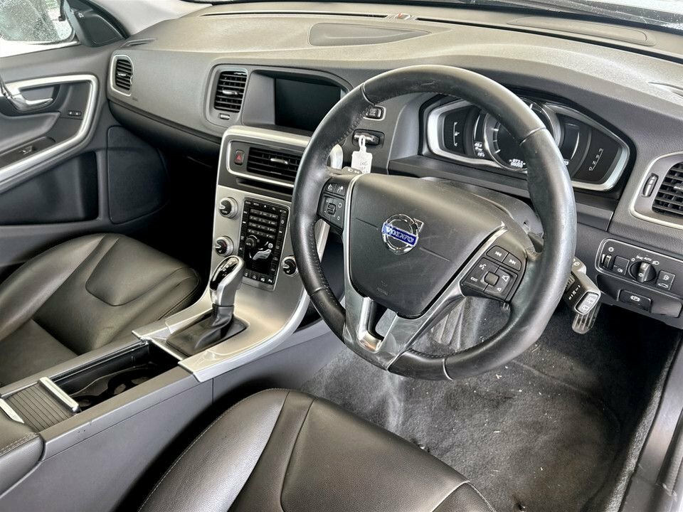 Volvo V60 2L Se Lux Nav AY67LZN Silver #5