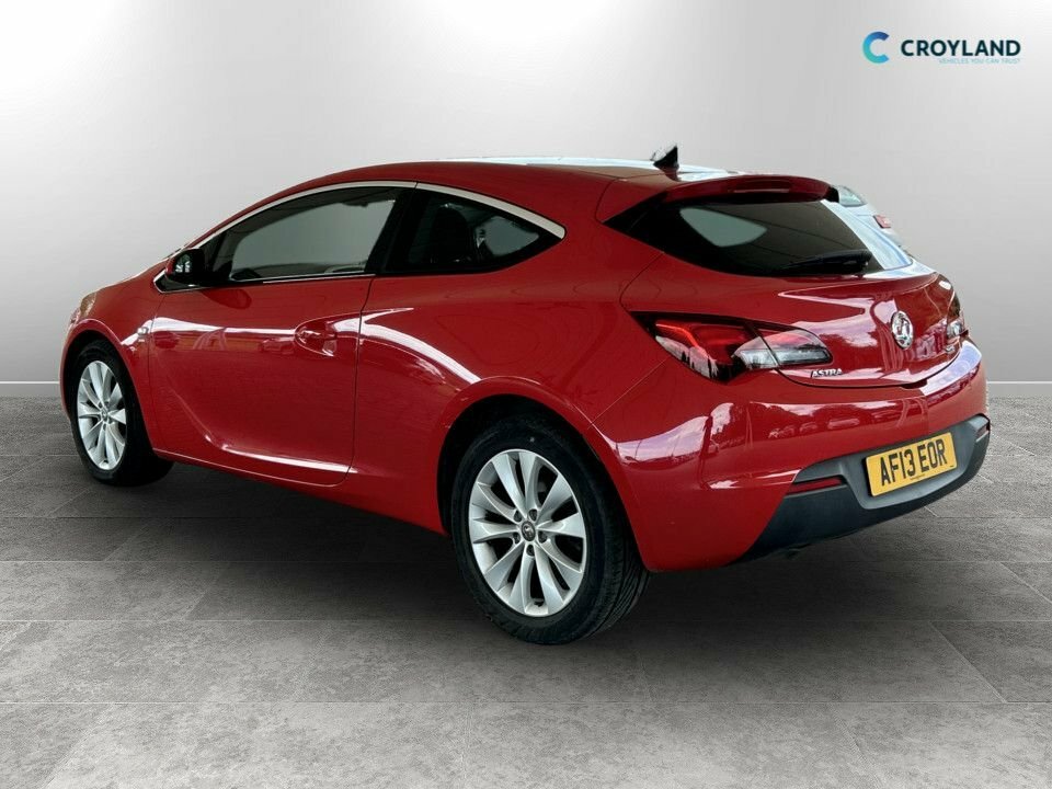 Vauxhall Astra GTC 1.4L Sri Red #3