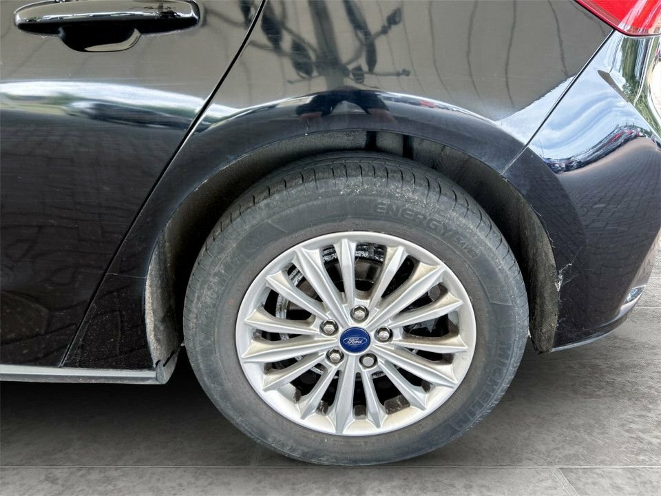 Ford Focus 1L Titanium WN19TVJ Black #4