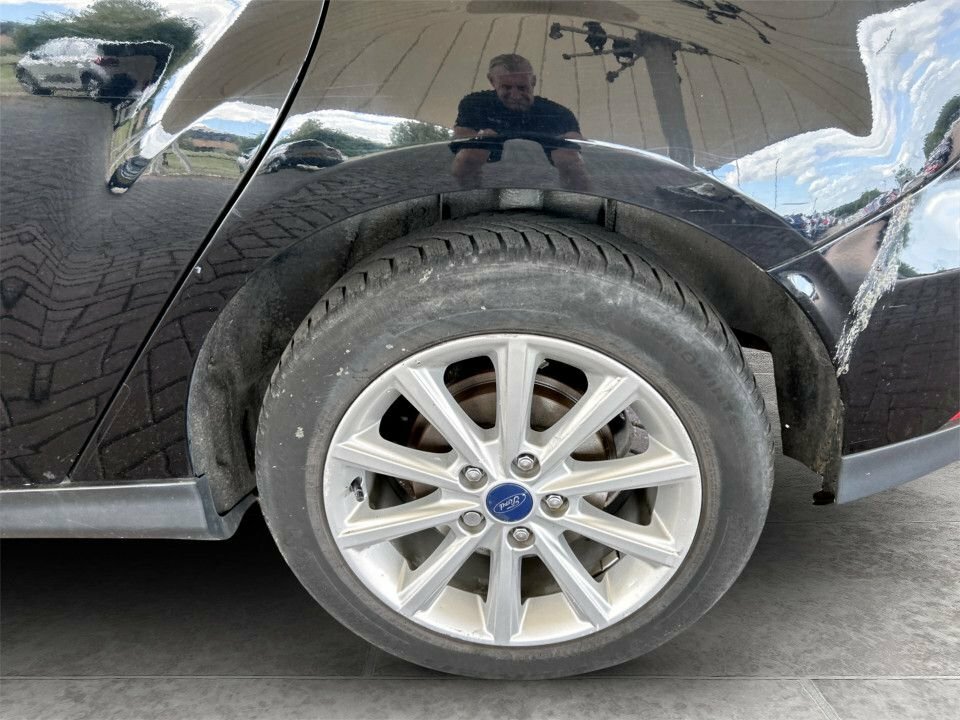 Ford Focus 1L Titanium LL66AEK Black #4