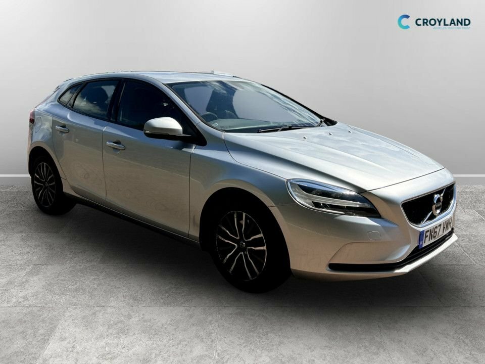 Volvo V40 2L Momentum Nav Plus Silver