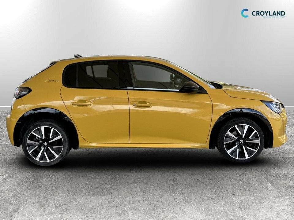 Peugeot 208 1L Gt Line OY20KFL Yellow #2