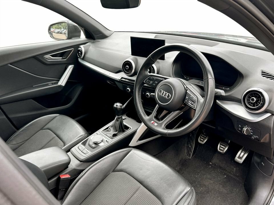 Audi Q2 1L S Line MM70EAE Grey #5