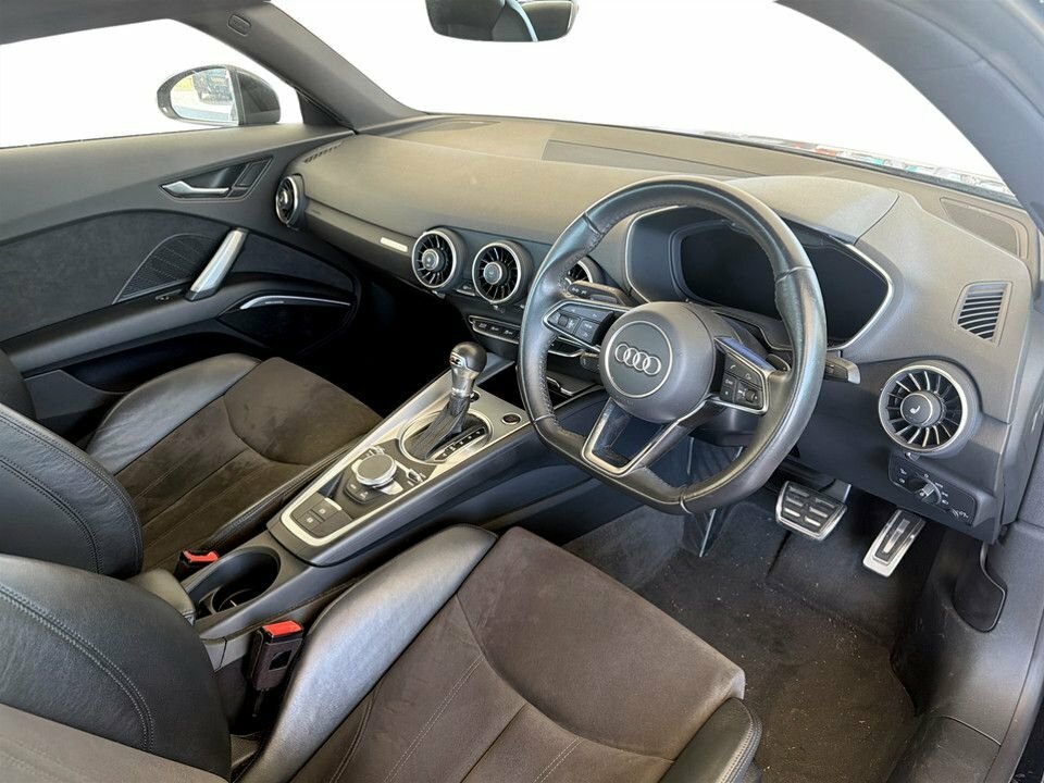 Audi TT 2L Sport Black #5
