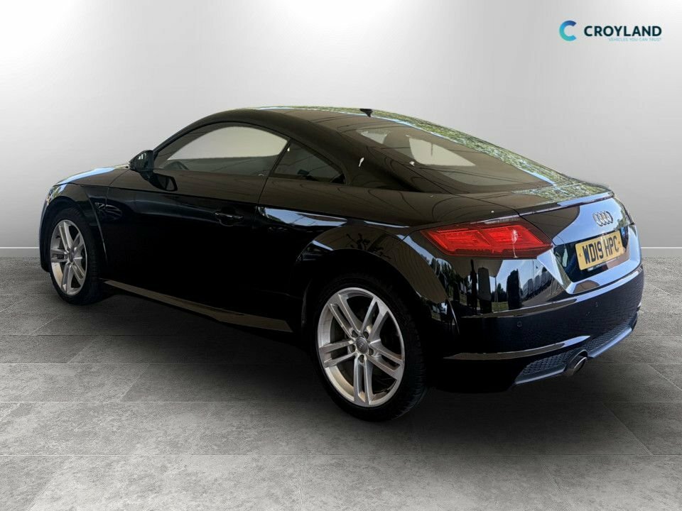 Audi TT 2L Sport Black #3