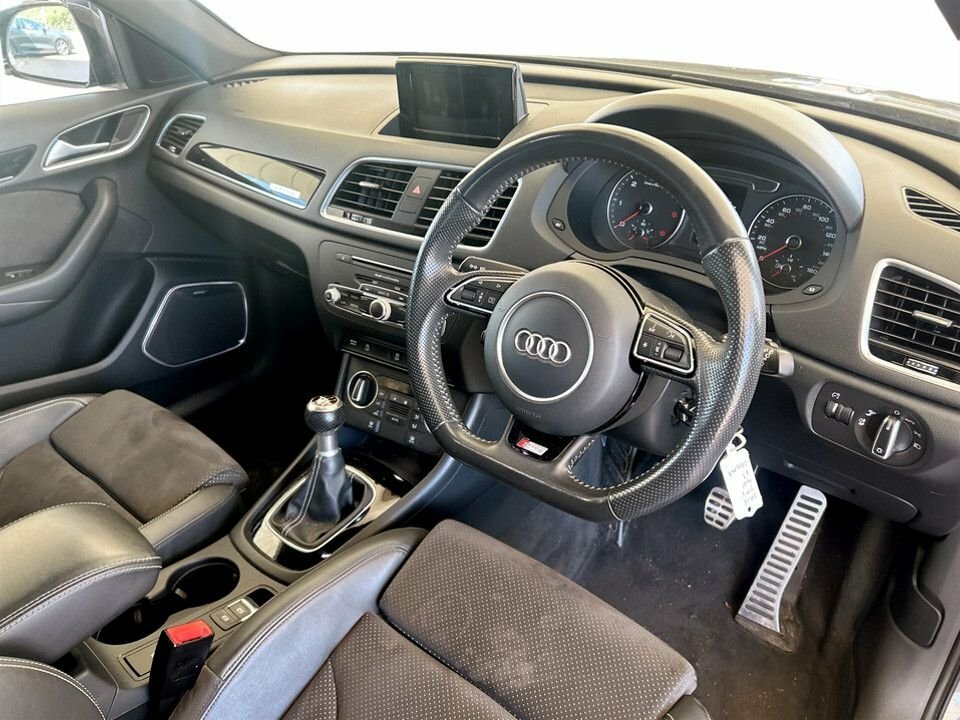 Audi Q3 2L Black Edition Grey #5