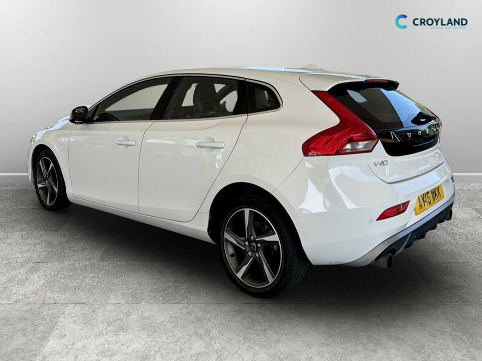 Volvo V40 2L R-design Nav White #3