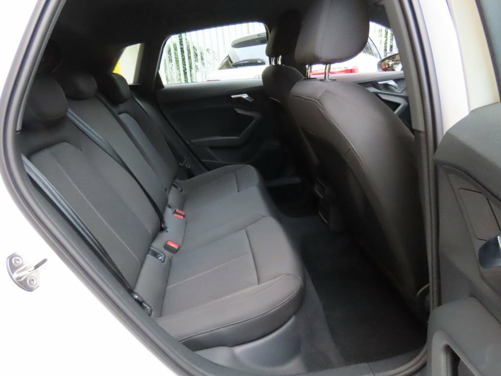 Audi A3 1L Technik YC21JRV White #6