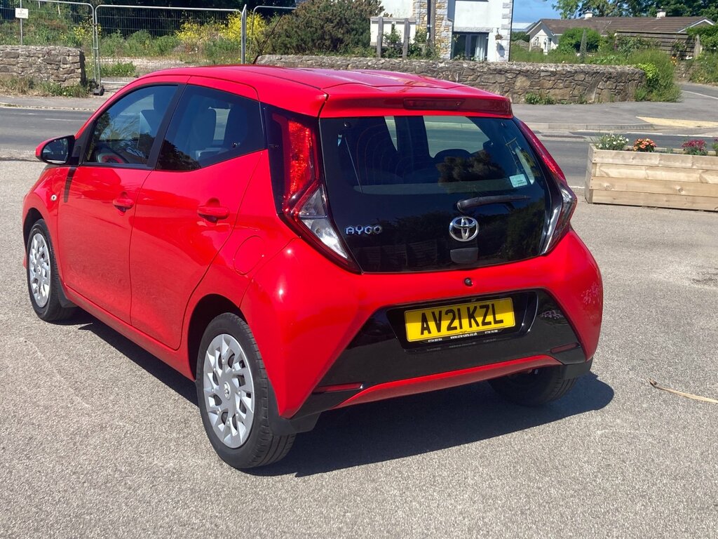 Toyota Aygo 1.0 Vvt-i X-play Hatchback Euro Red #3