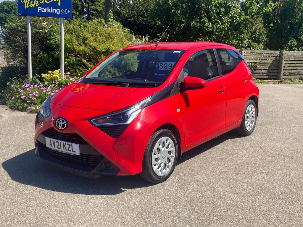 Toyota Aygo 1.0 Vvt-i X-play Hatchback Euro Red