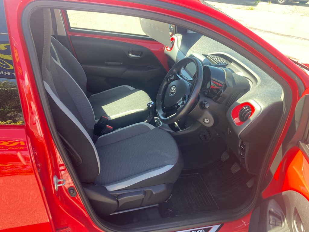 Toyota Aygo 1.0 Vvt-i X-play Hatchback Euro Red #6