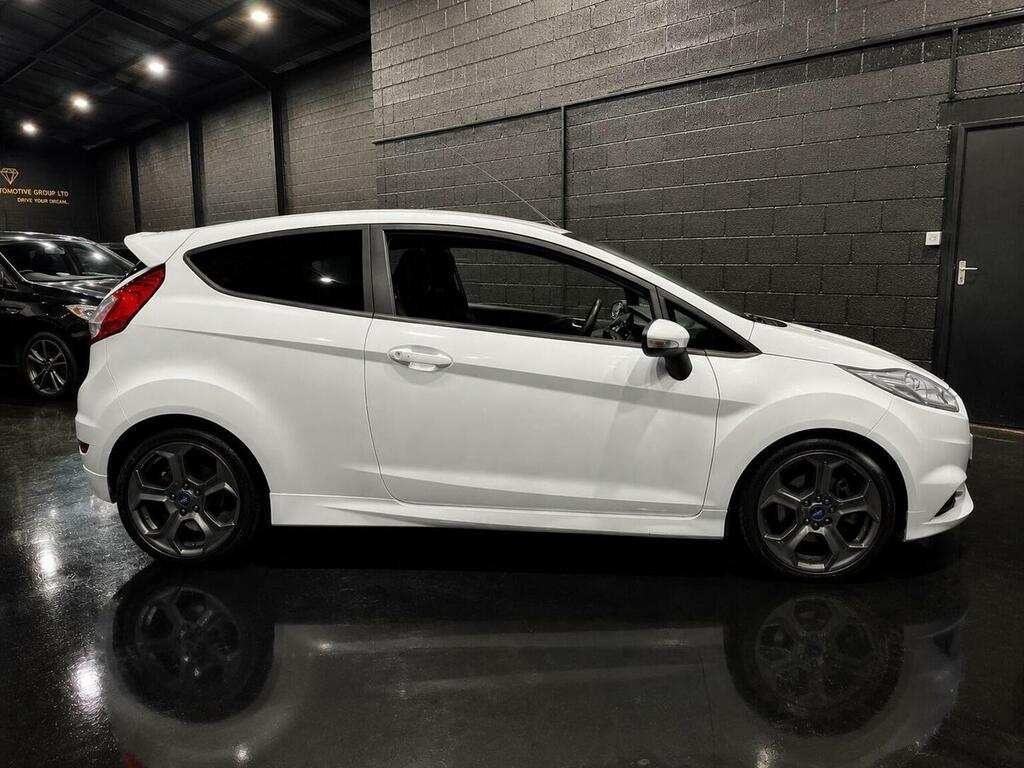 Ford Fiesta 1.6T Ecoboost St-3 Euro 6 201666 White #2