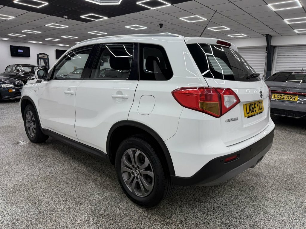 Suzuki Vitara Suv White #5