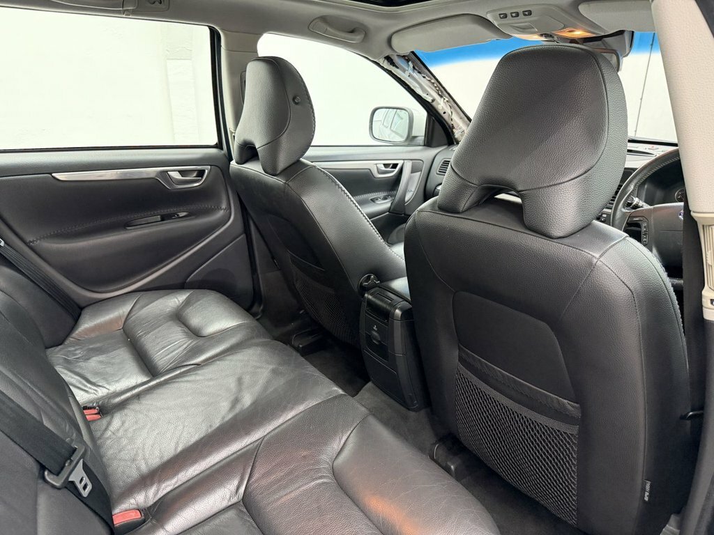 Volvo XC70 D5 Se 5-Door Black #9