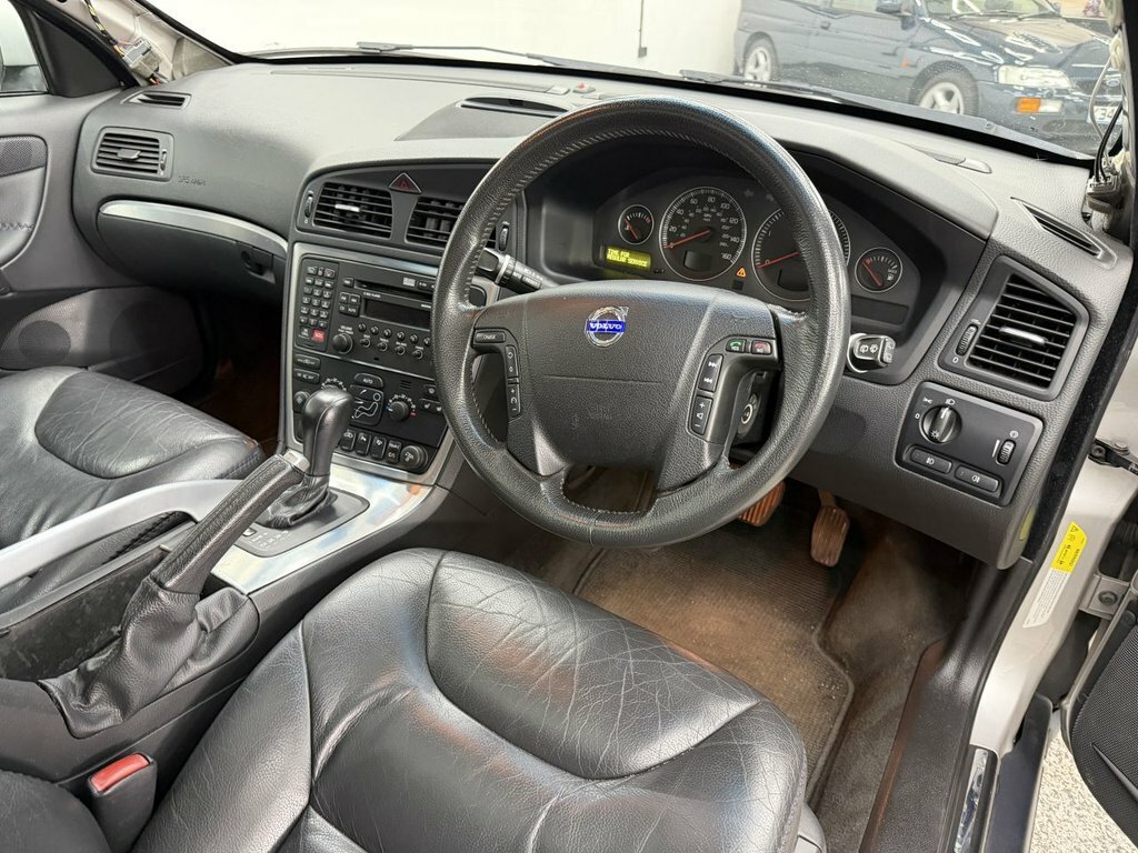 Volvo XC70 D5 Se 5-Door Black #8