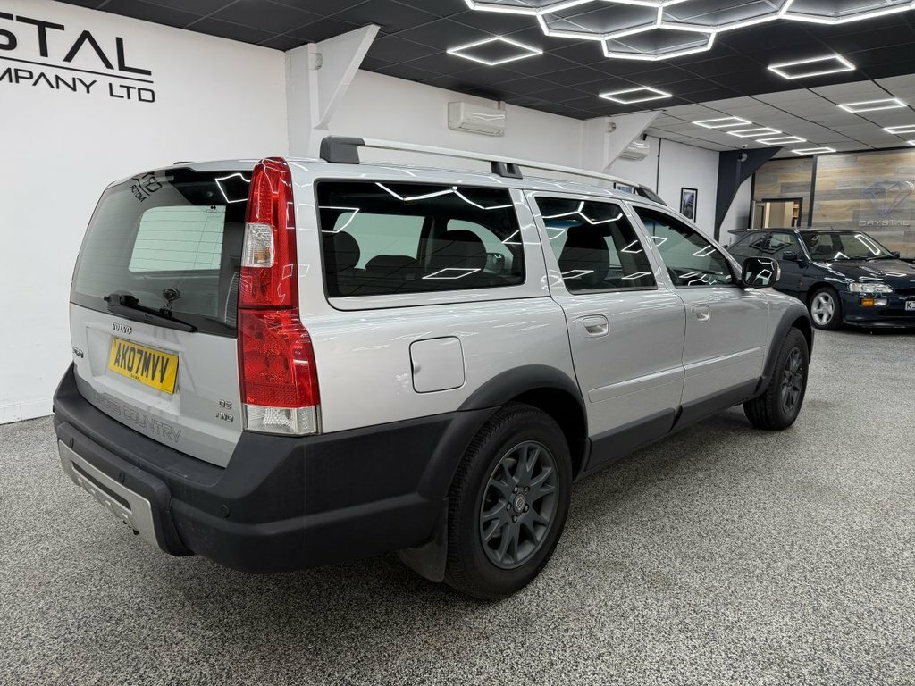 Volvo XC70 2.4L Se Lux Silver #3