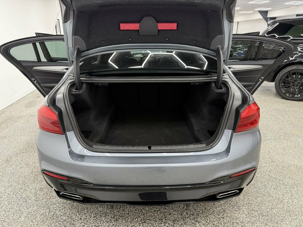 BMW 5 Series 530D Xdrive M Sport Grey #10