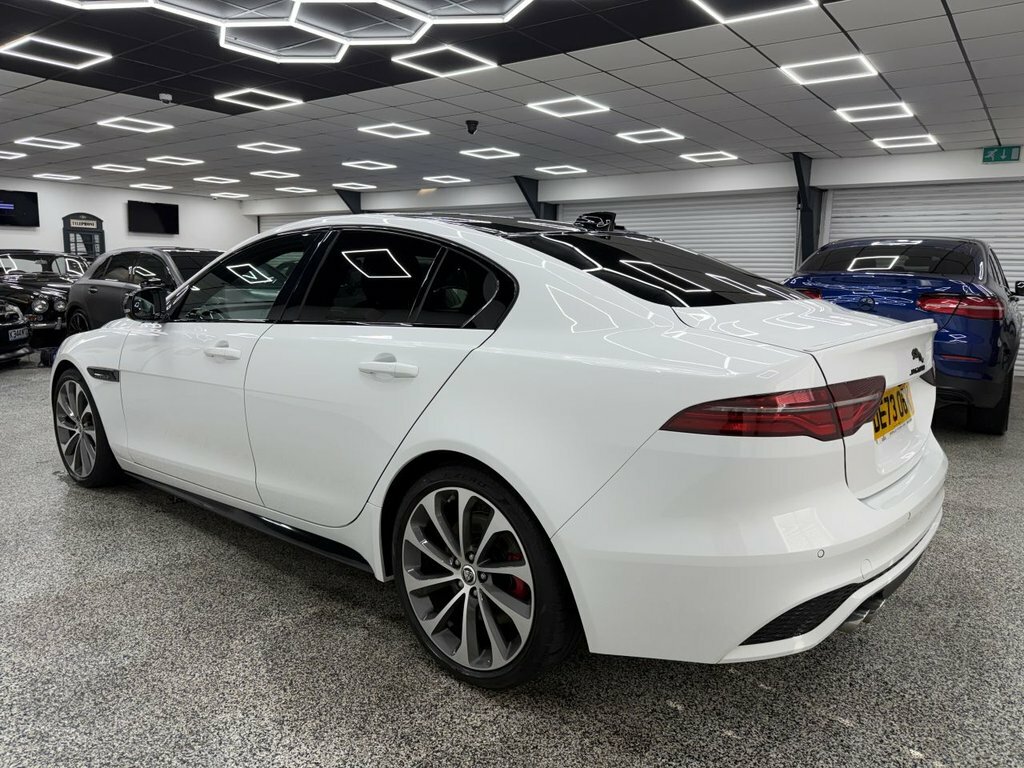 Jaguar XE 2L R-dynamic Se Black White #5