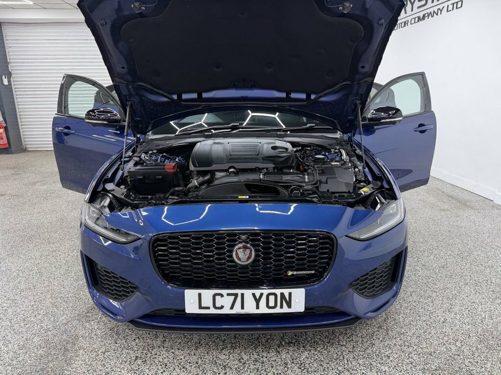 Jaguar XE R-dynamic Black Blue #14
