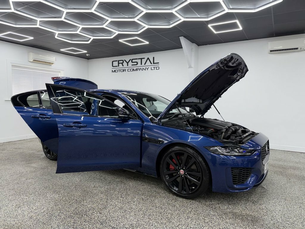 Jaguar XE R-dynamic Black Blue #8