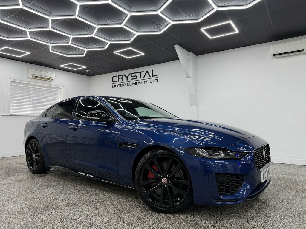 Jaguar XE 2L R-dynamic Black Blue
