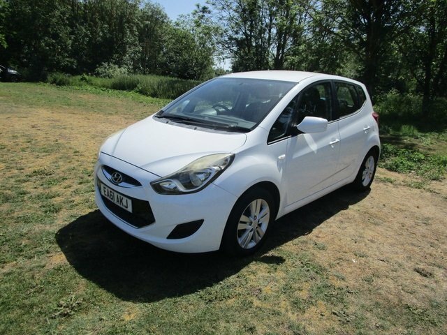 Hyundai Ix20 Hatchback EA61AKJ White #4