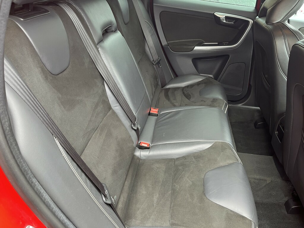 Volvo XC60 2.4 R-design Nav D5 Awd Red #6