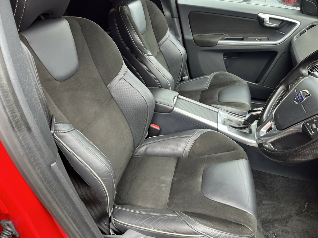 Volvo XC60 2.4 R-design Nav D5 Awd Red #3