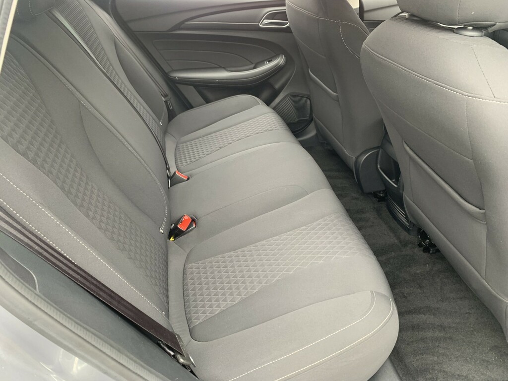 MG MG5 Estate Silver #6