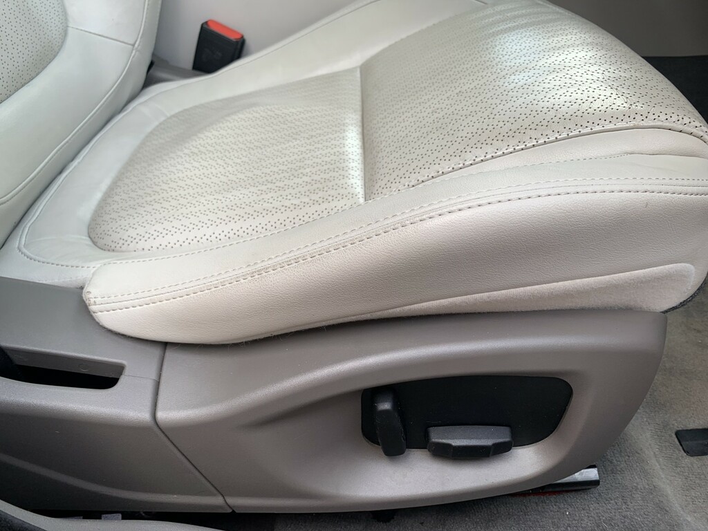 Jaguar XE 2.0 D Portfolio Red #4